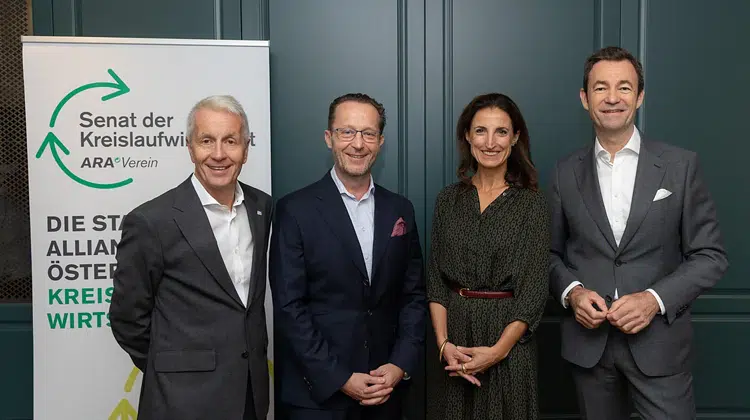 Kreislaufwirtschaft in Österreich. V.l.n.r.: Alfred Berger (Vorstand NÖM AG); Robert Nagele (Vorstandsmitglied BILLA AG); Agatha Kalandra (Vorstandsmitglied PwC-Österreich); Harald Hauke (Vorstandssprecher ARA) | Foto: ARA/APA-Fotoservice/Tanzer