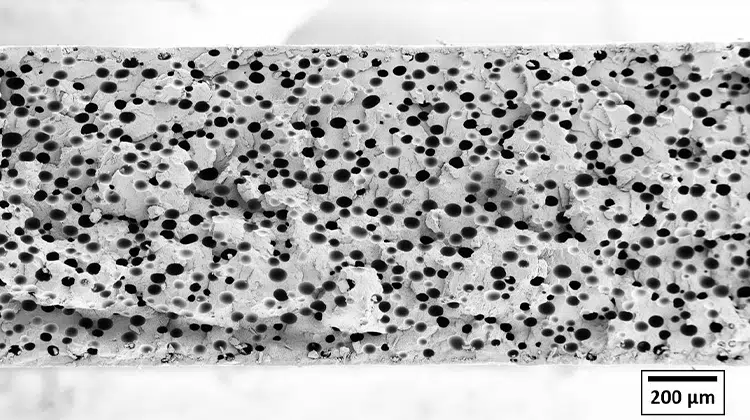 Geschäumte Folie hergestellt mit Promix Microcell Technology. | Foto: Promix Solutions AG